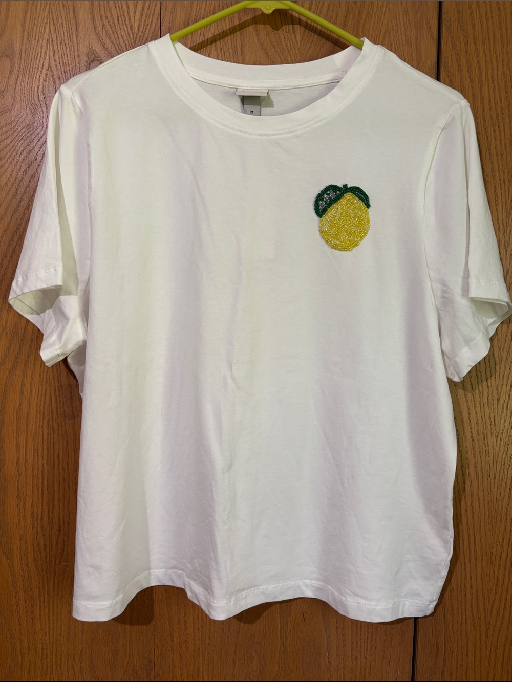 a new day White Tee with Yellow Lemon beaded graphic medium NWT cotton
